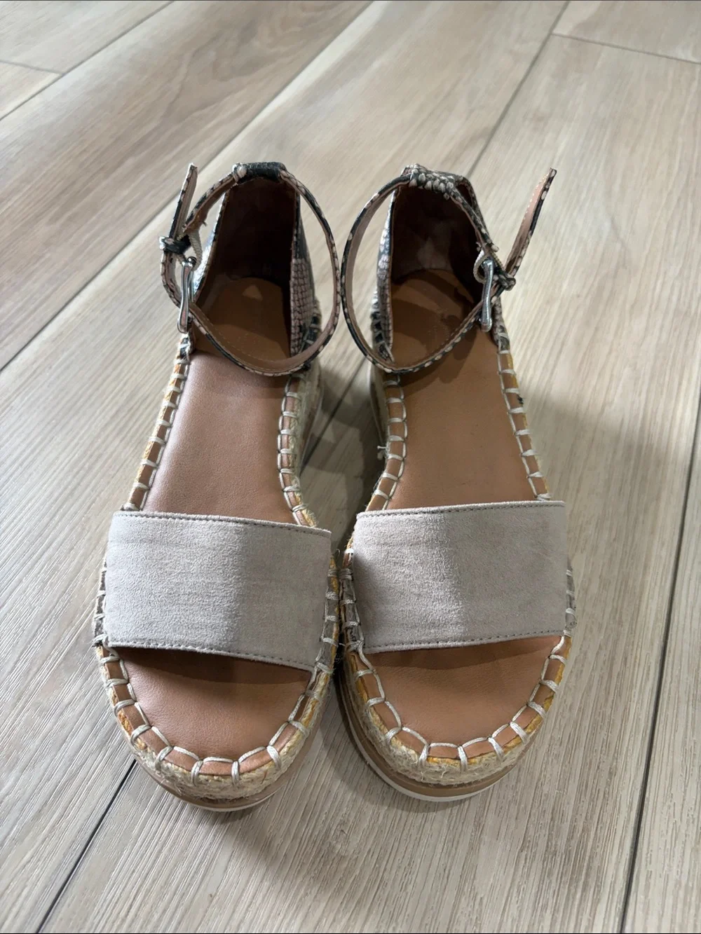 Universal Thread platform espadrille